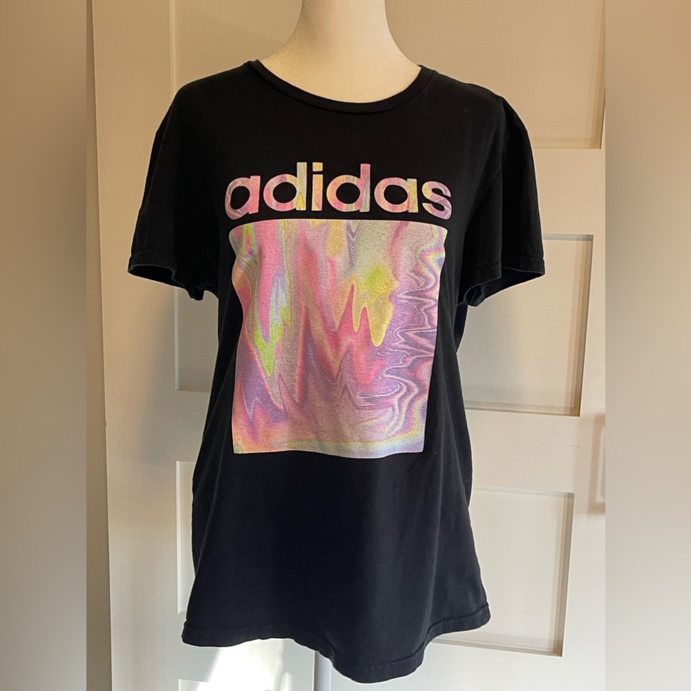 Adidas Graphic Tee Size Large